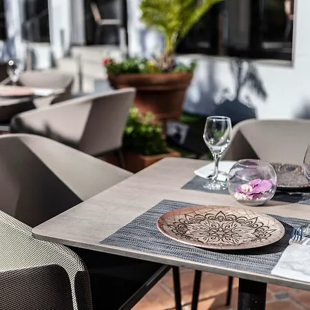 Alanda & Wellness ホテル 5*