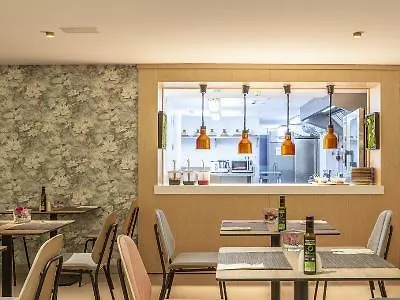 马贝拉阿兰达酒店 酒店