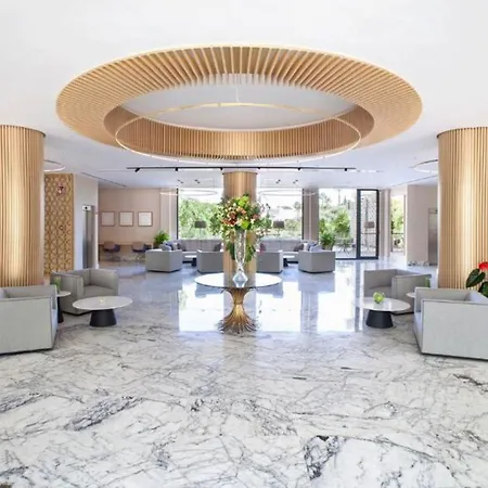 Отель Alanda & Wellness