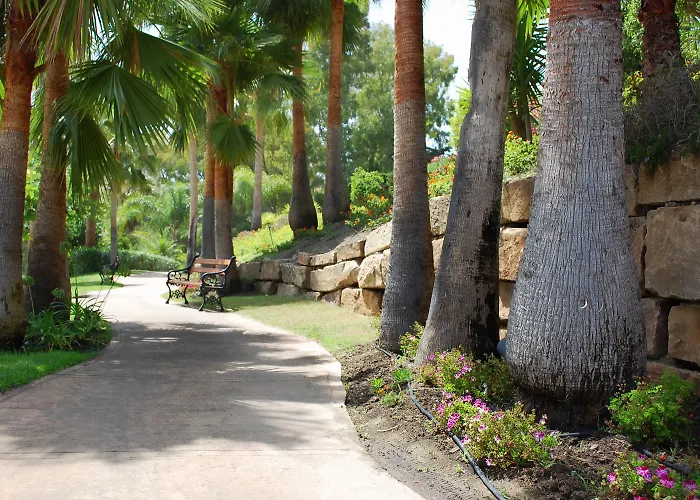 Alanda & Wellness Hotel 5*